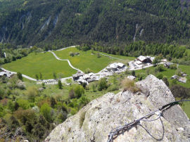 Uscita Ferrata e panorama su Covarey (47852 bytes)